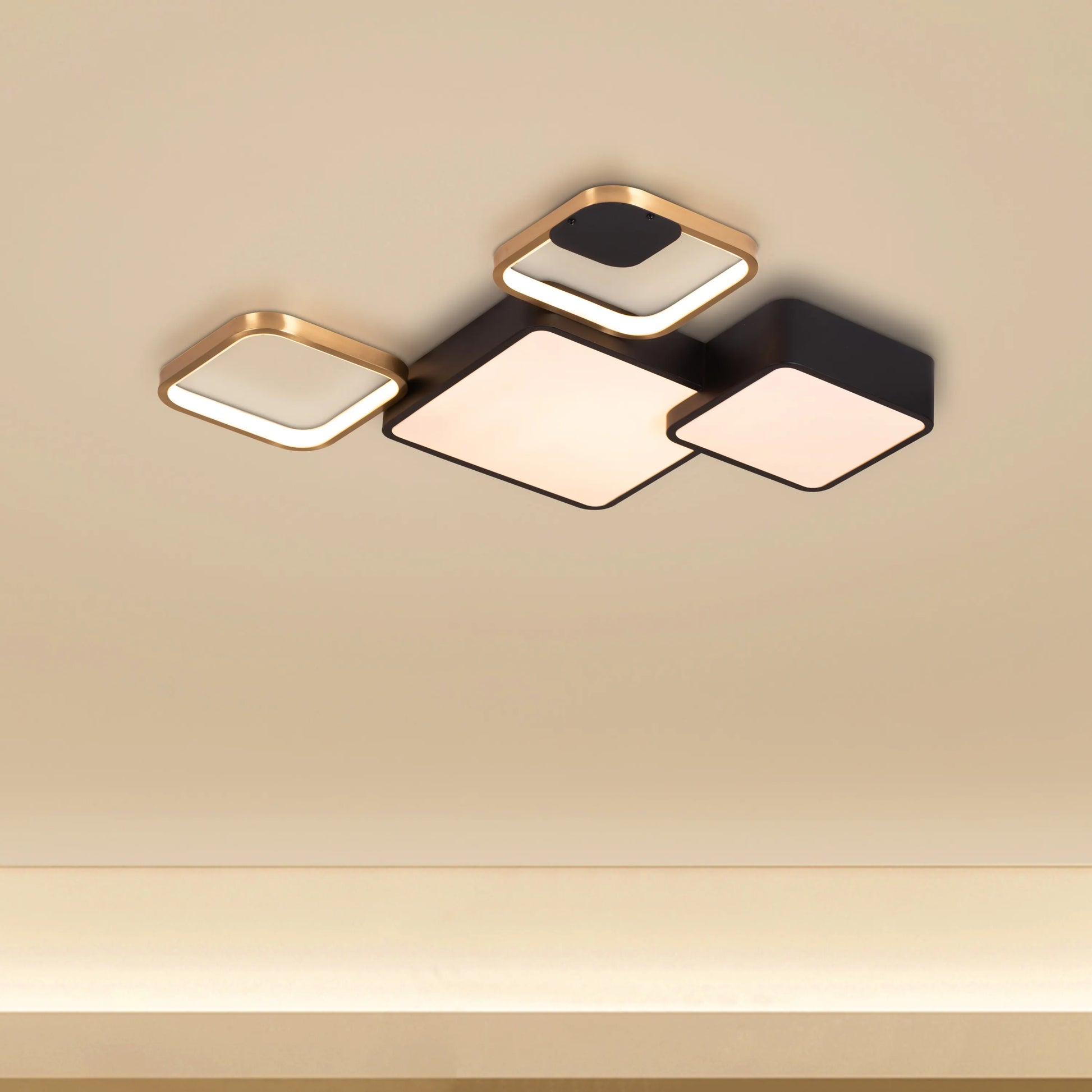 Undivided ceiling light with adjustable color temperature
