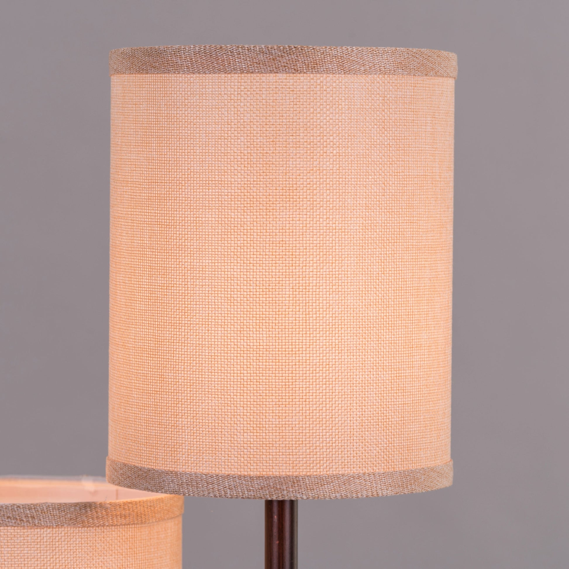 Cozy ambiance from a coffee-colored table lamp