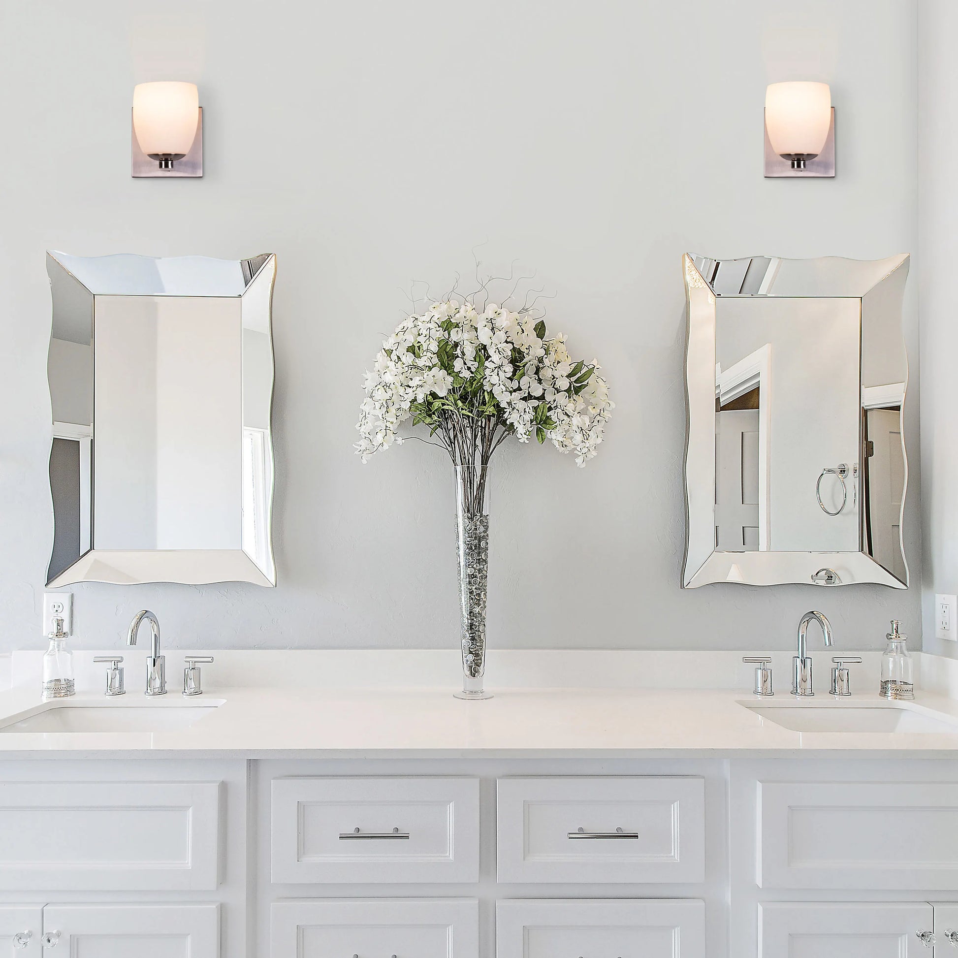 Dreamer Wall Light – minimalist and elegant wall light that provides soft, ambient illumination, creating a serene and inviting atmosphere in any room.