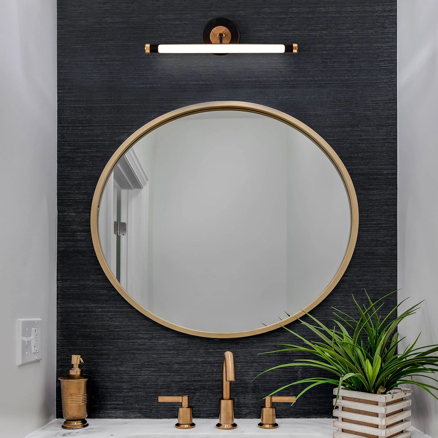 Superhit Picture Wall Light – elegant LED wall light designed to illuminate artwork and photographs with a sleek, adjustable arm, ideal for home or office décor.