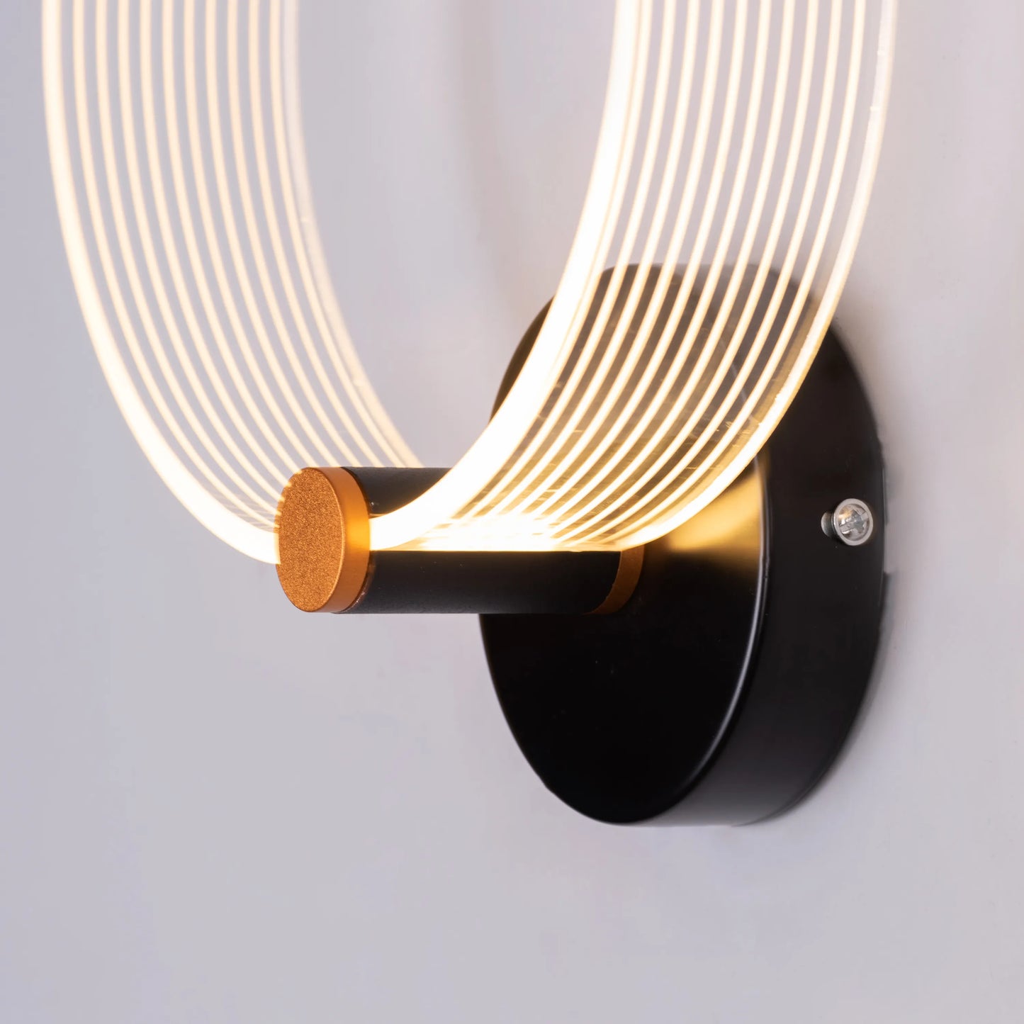 Meet & Greet Wall Light