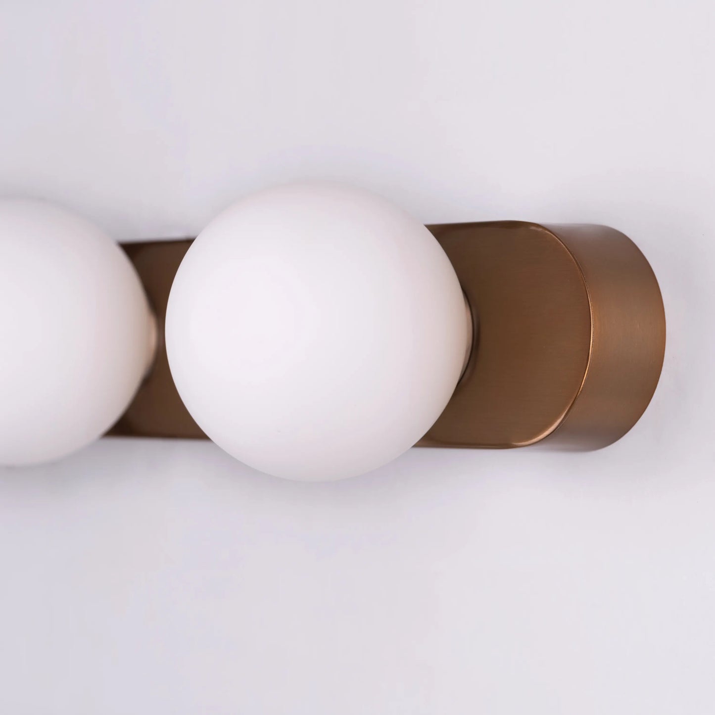 Attitude Vanity Light