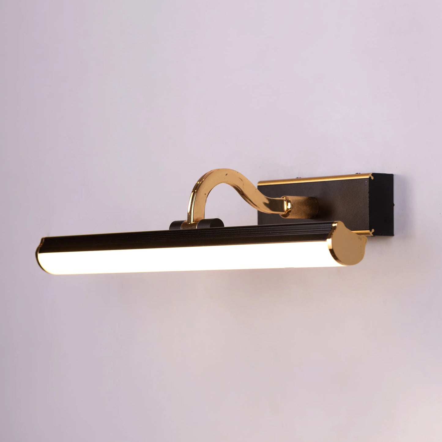For The Lucky Picture Light – a refined, adjustable light fixture with energy-efficient LED illumination, perfect for showcasing artwork and decor.