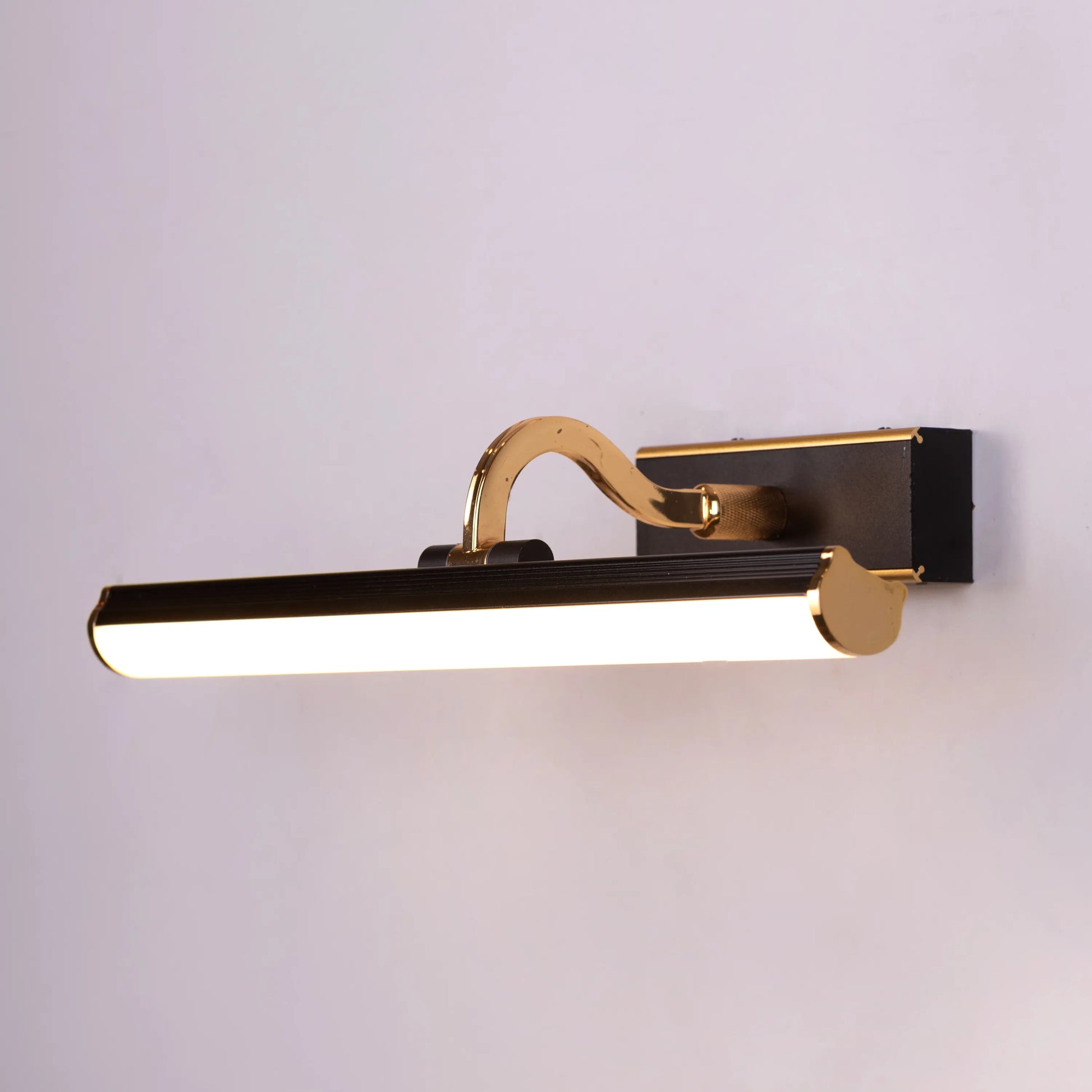 For The Lucky Picture Light – a refined, adjustable light fixture with energy-efficient LED illumination, perfect for showcasing artwork and decor.