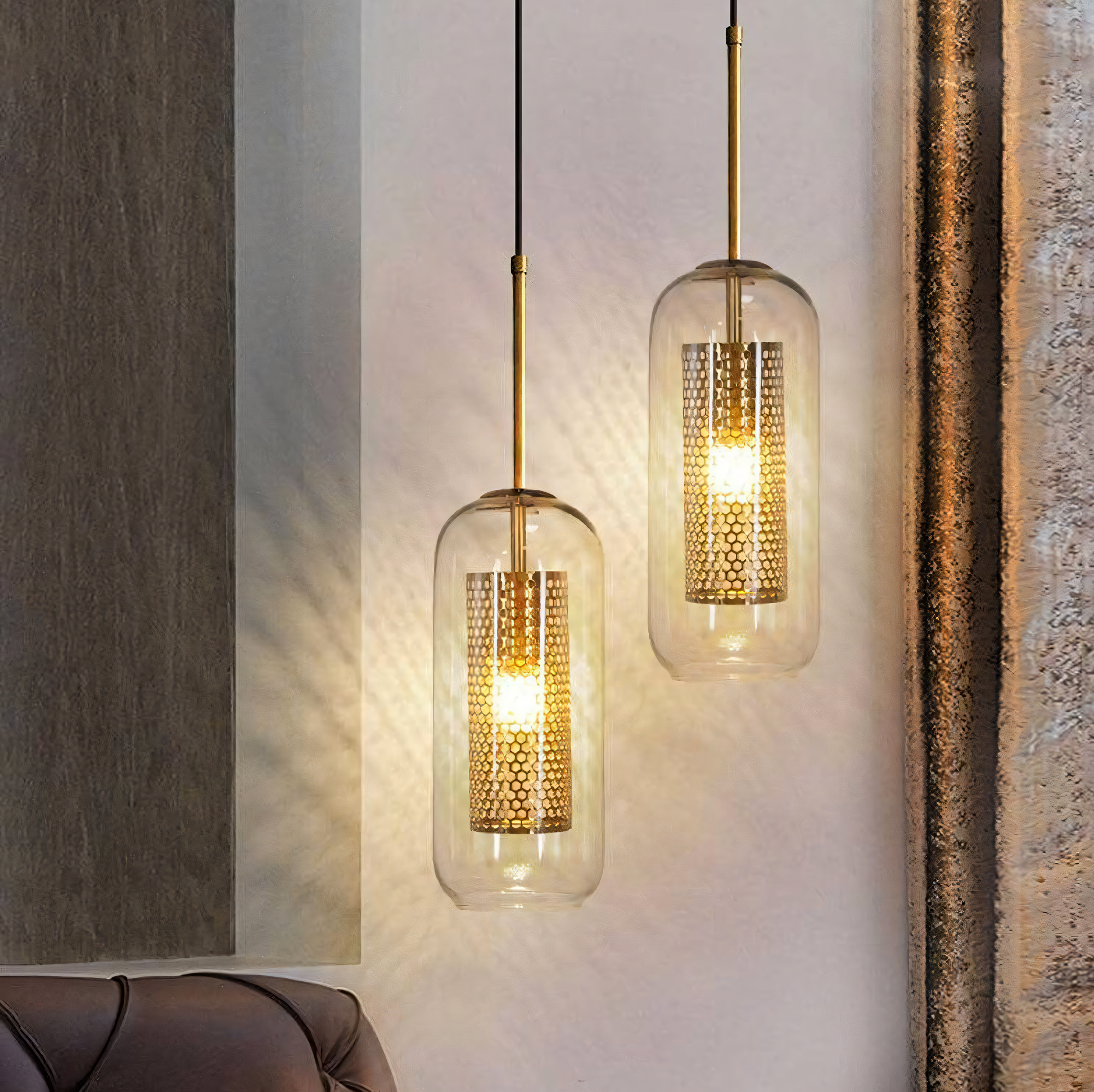 Modern Glass Chandelier Design: Seamless integration with diverse interior styles.