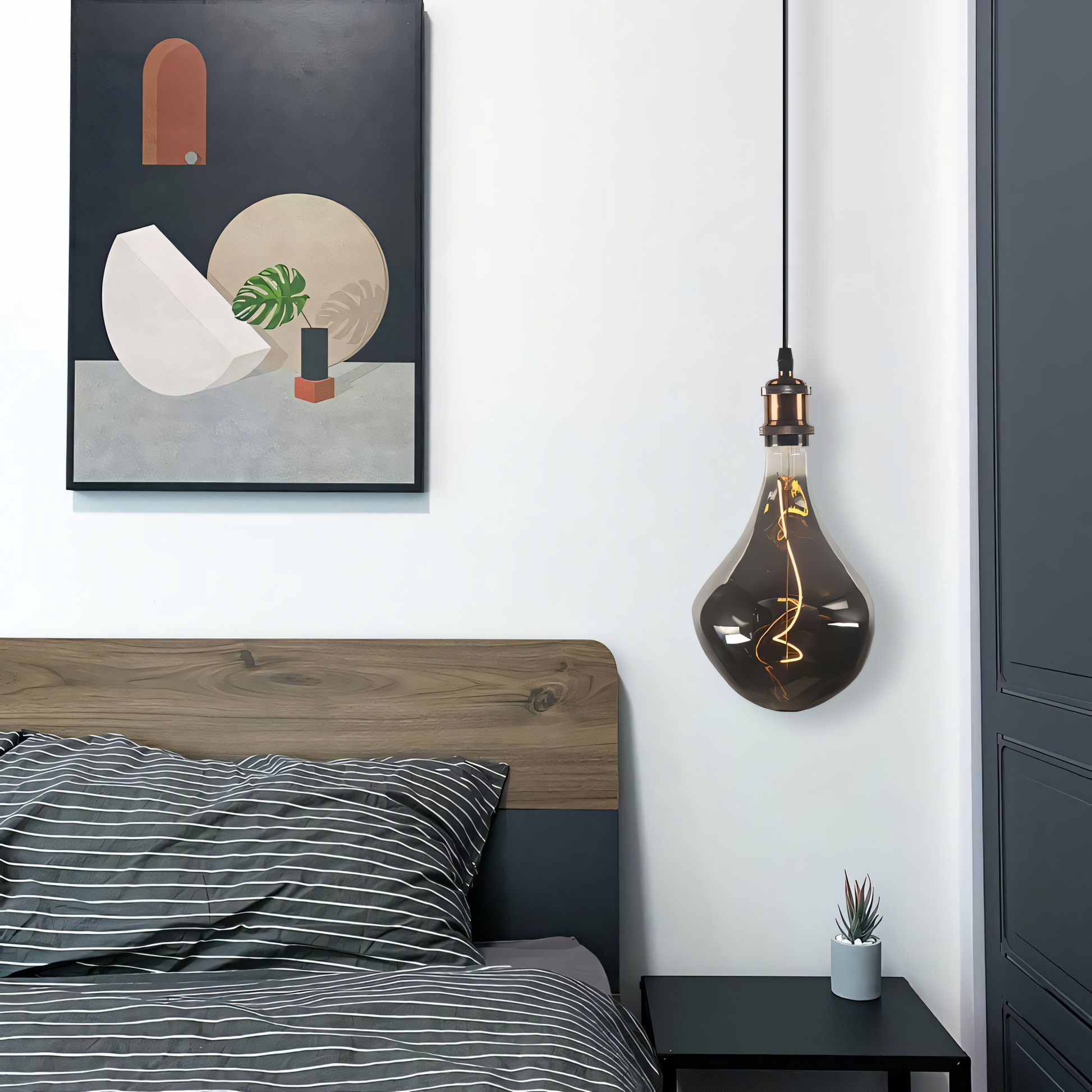 Chic and Modern Edison Chandelier Design