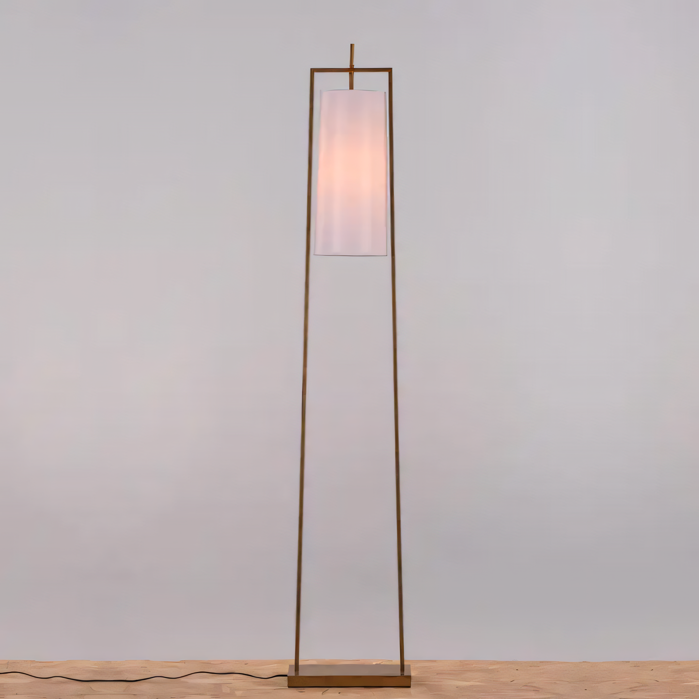 Elegant and Refined Antique-Gold Floor Lamp for Any Space