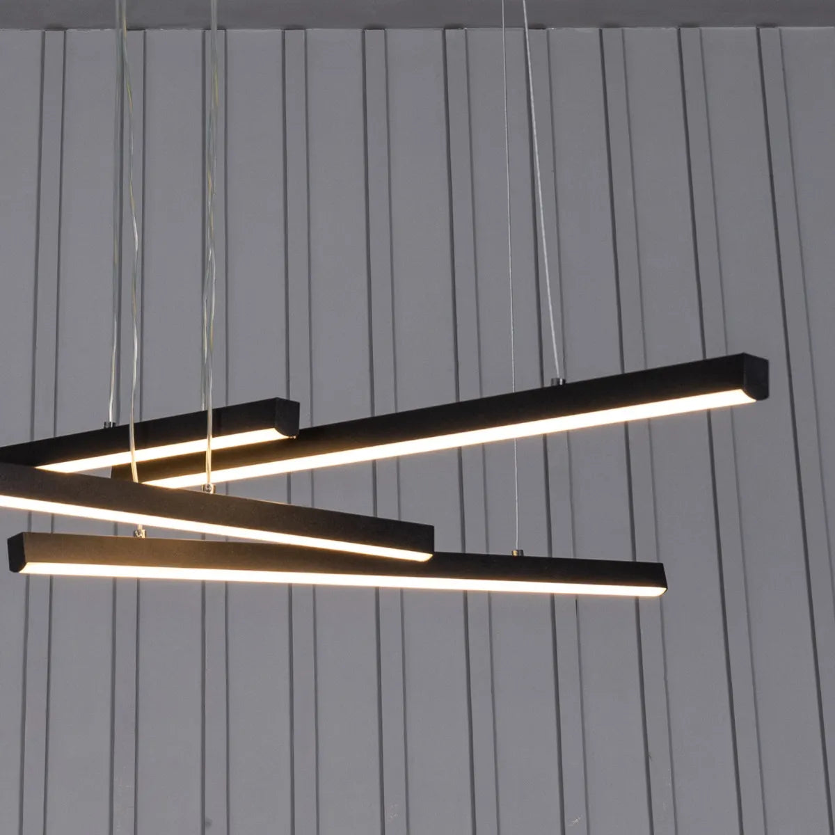 Daytime Dawn (Medium, Black, 3 Color Dimmable LED with Remote Control) Chandelier