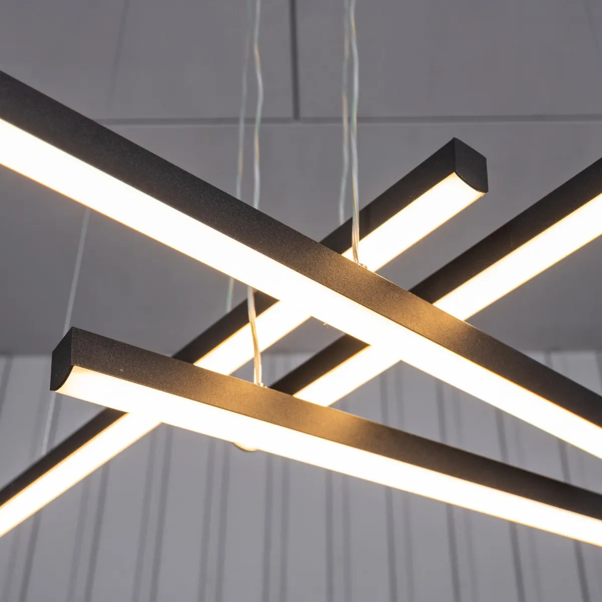 Daytime Dawn (Medium, Black, 3 Color Dimmable LED with Remote Control) Chandelier