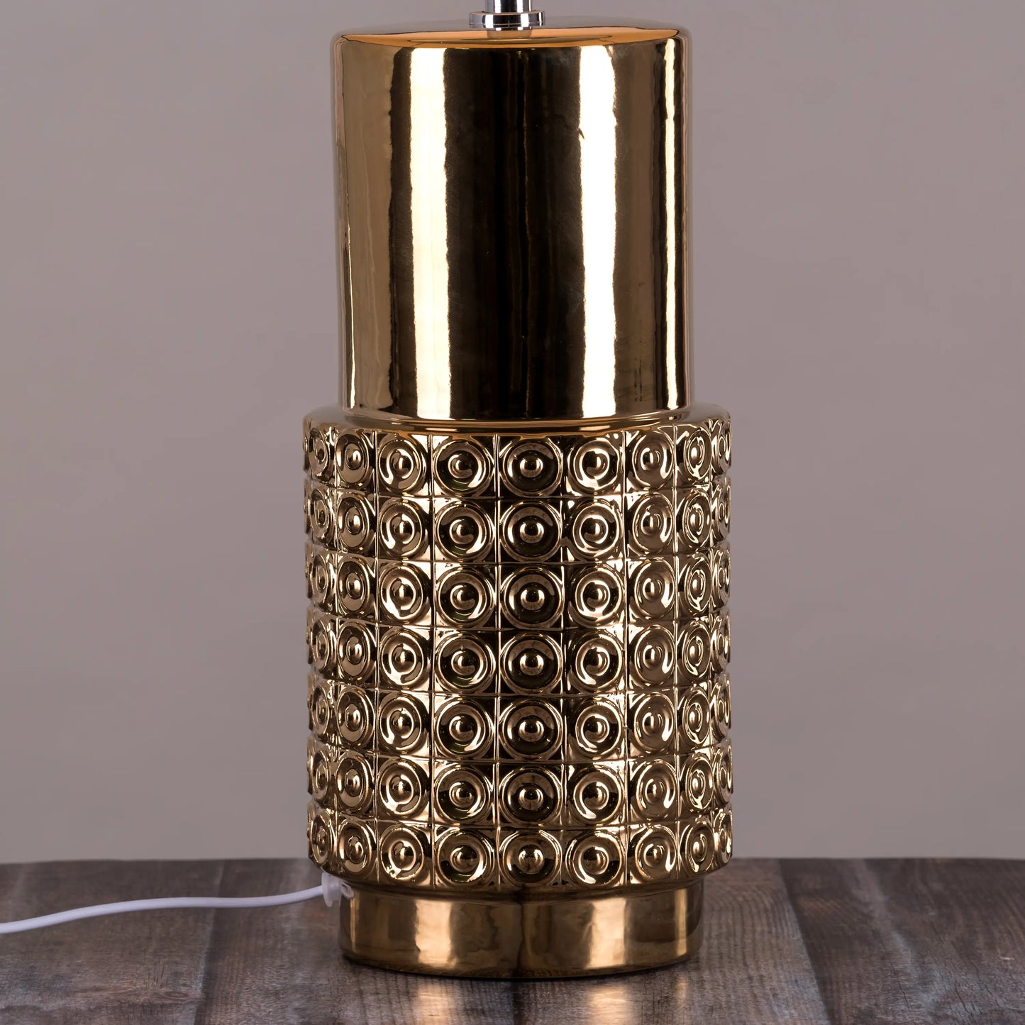 Luxurious gold-finished ceramic base table lamp