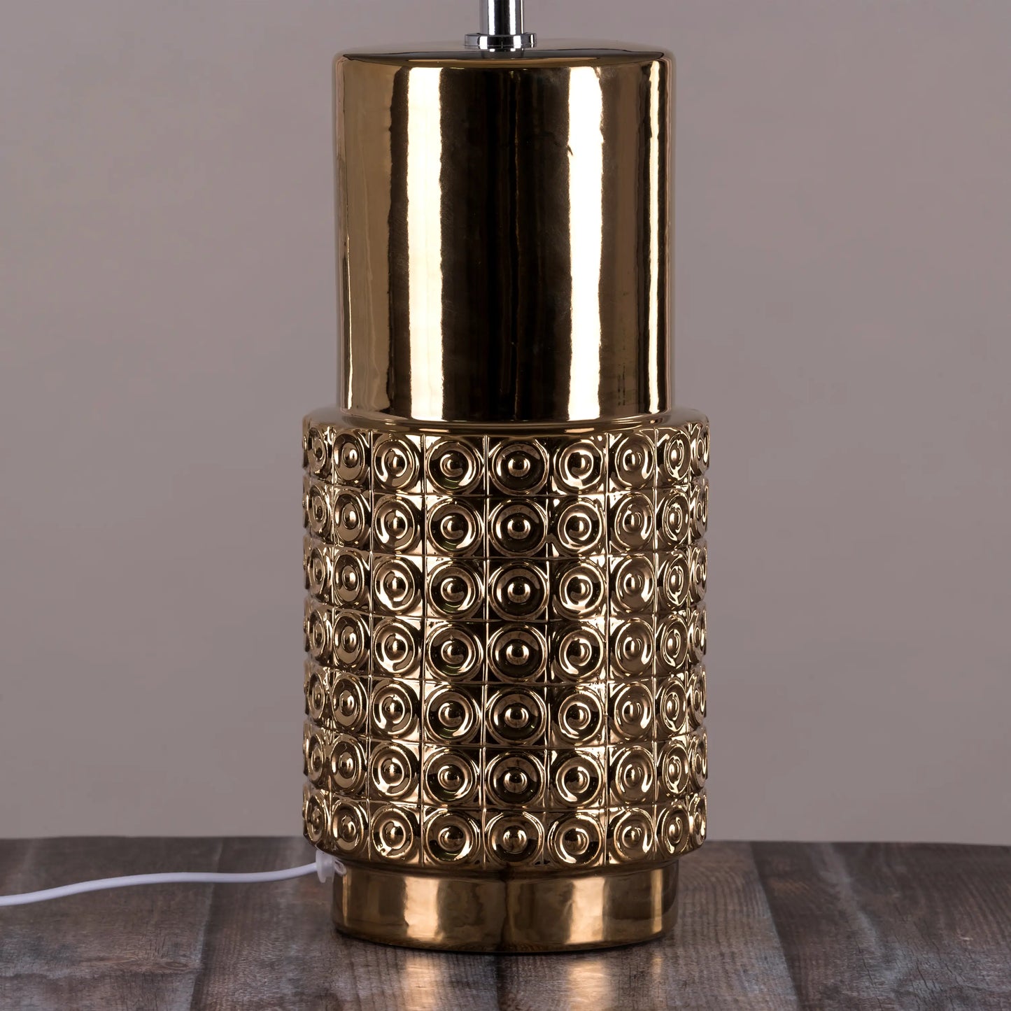 Golden radiance from a premium ceramic table lamp
