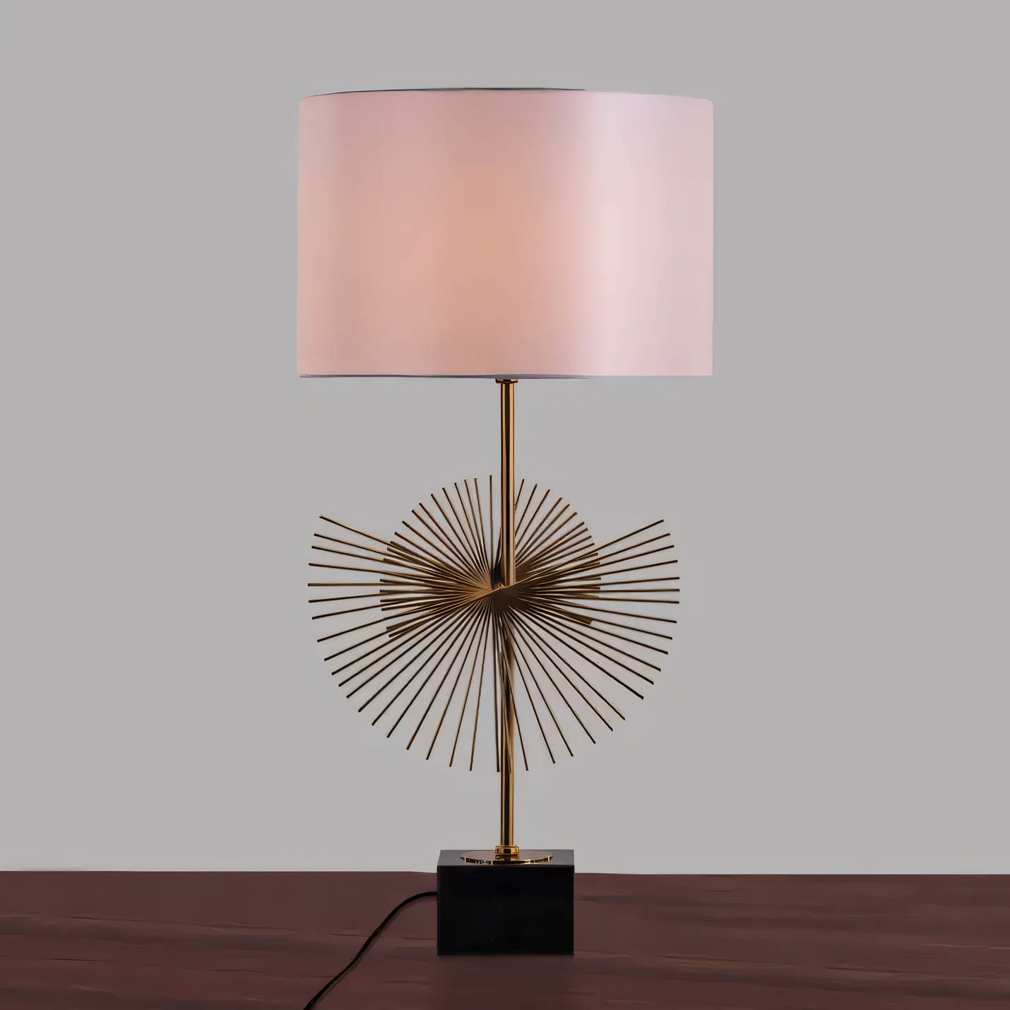 Sunflower-inspired table lamp for a touch of nature in your home