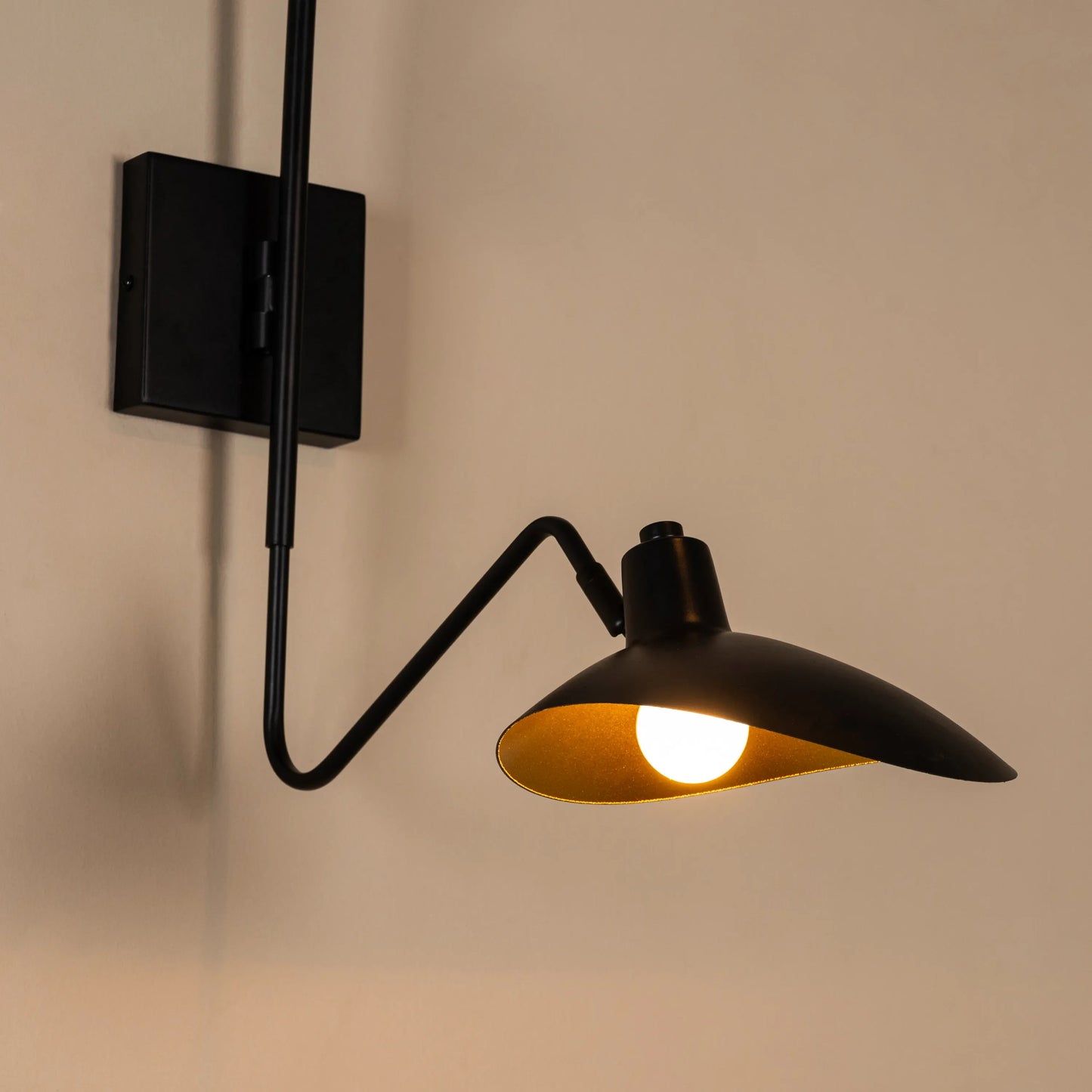 Midnight Proposal (Black) Wall Light