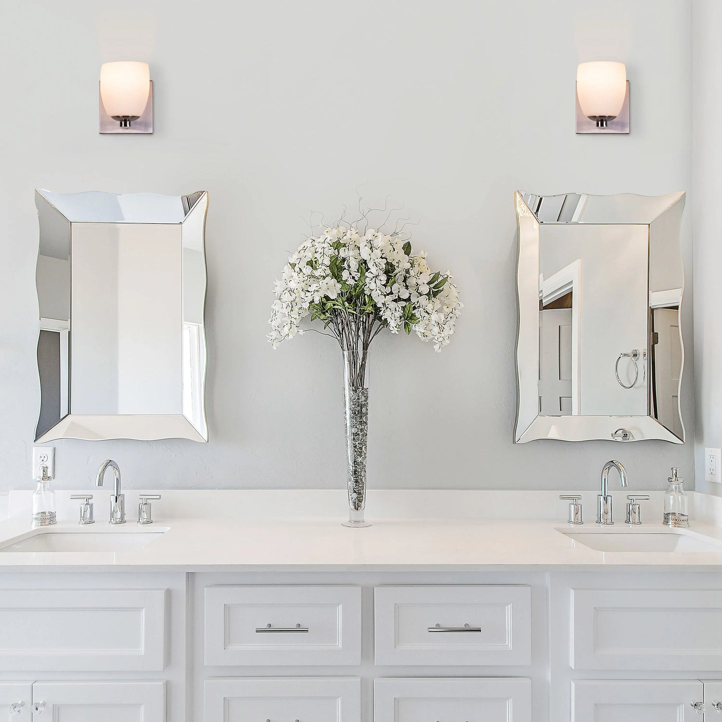 Dreamer Wall Light – minimalist and elegant wall light that provides soft, ambient illumination, creating a serene and inviting atmosphere in any room.